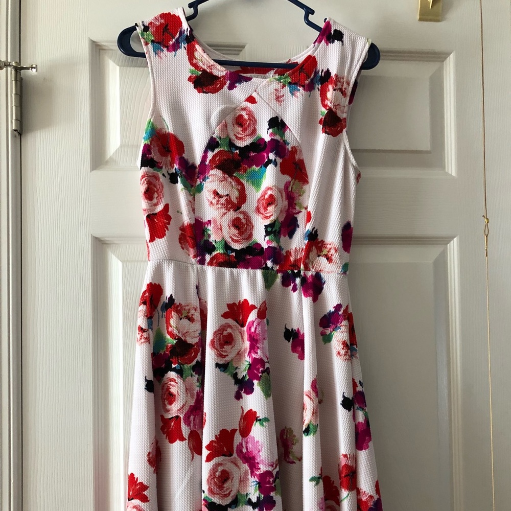 Floral textured A-lime dress